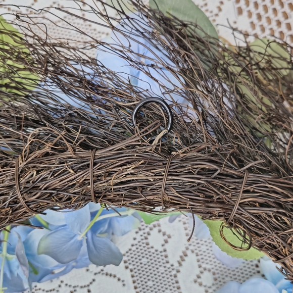 Ashland 22" Wreath Round Blue and Purple Hydrangea Flowers Twig Floral Accent - Picture 7 of 12